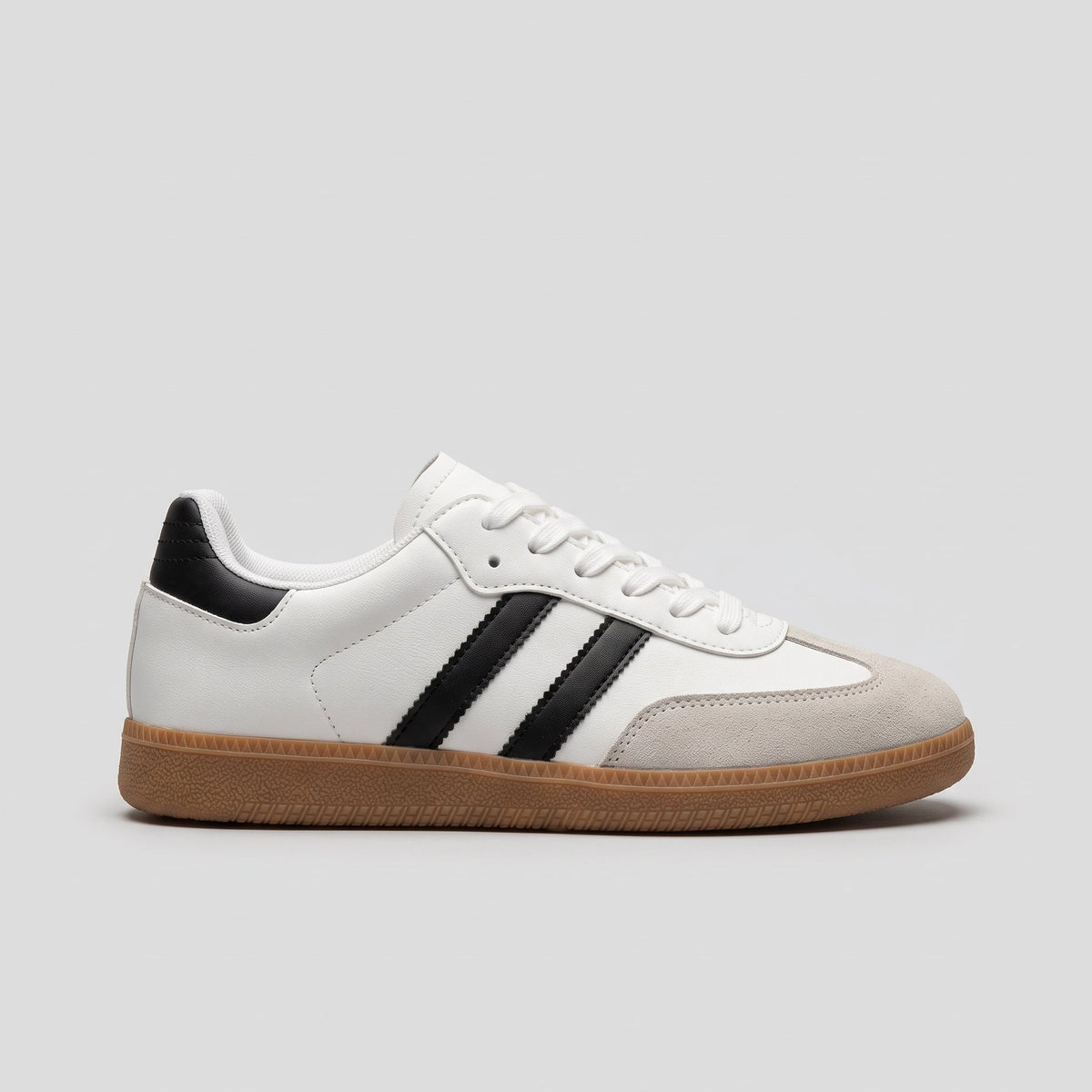 TRAINERS & SHOES