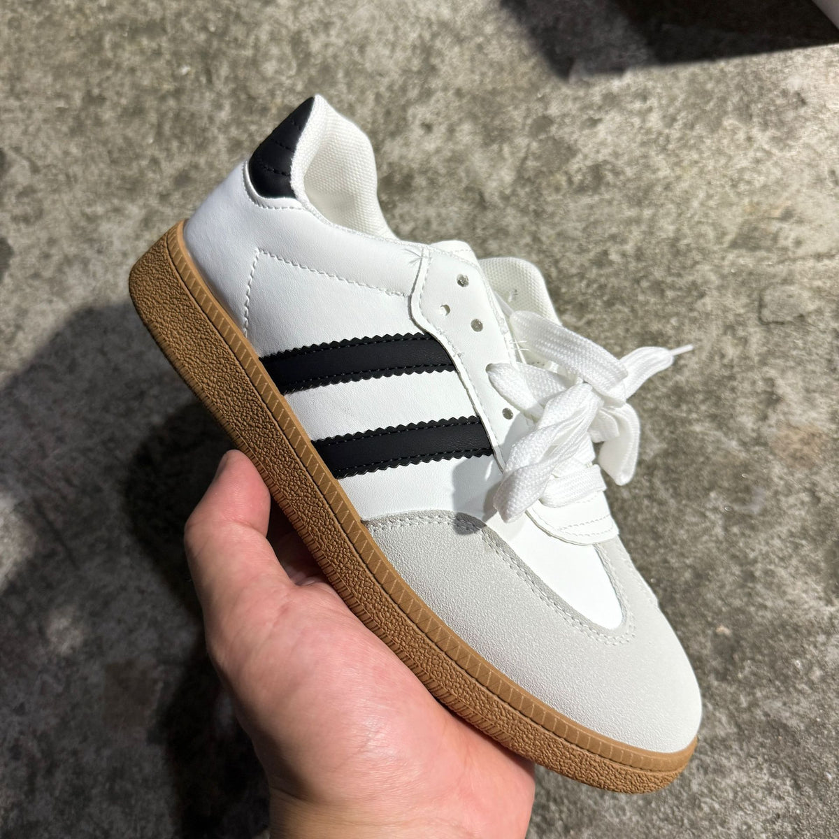 Low-Top Lace-Up Trainers