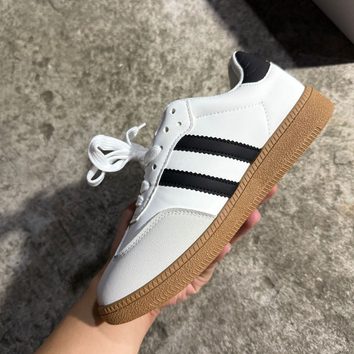 Low-Top Lace-Up Trainers